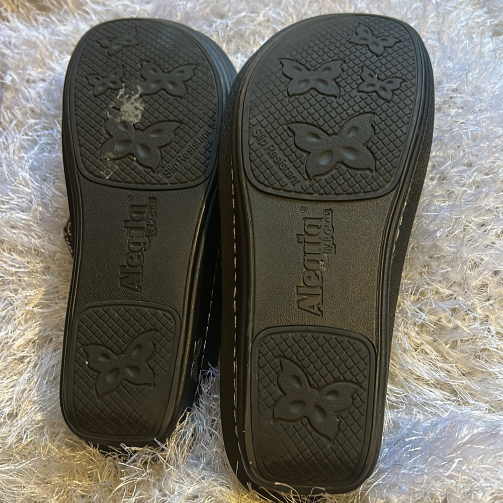 Alegria Black Woven Sandals - Picture 3 of 4